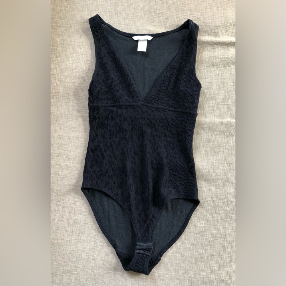 New H&M Black V-neck Tank top Textured Body suit Size XS
